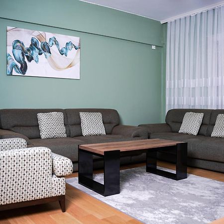 Prishtina Getaway Apartment Pristina Exterior foto